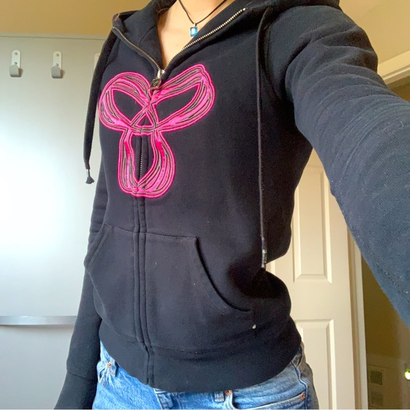 2000’s TNA Black Zip up Sweater • Pink Details🌸🖤 - Picture 1 of 6